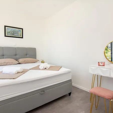 Nika Privlaka (Zadar)